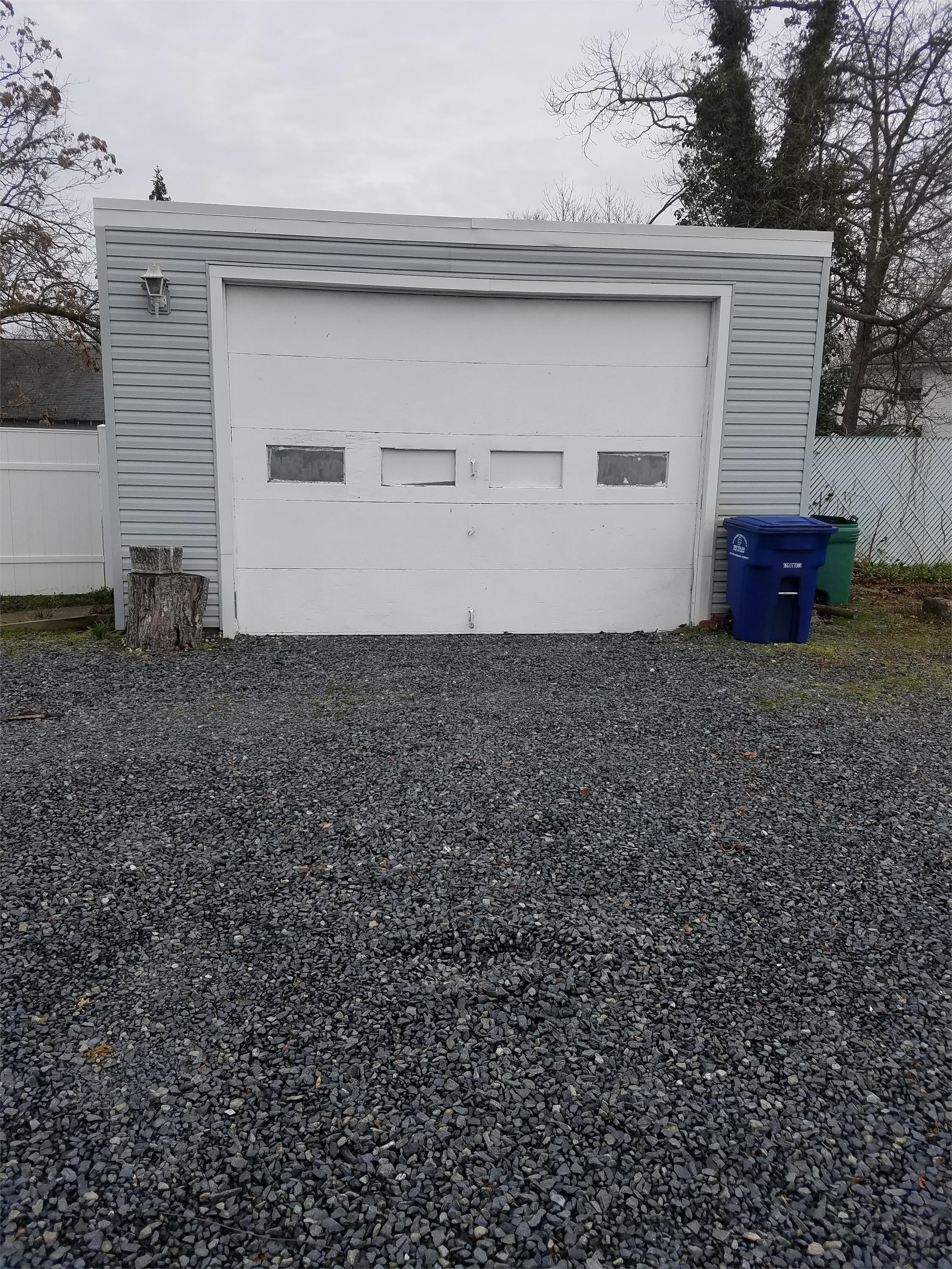 Garage- 711 Bridgeboro St.